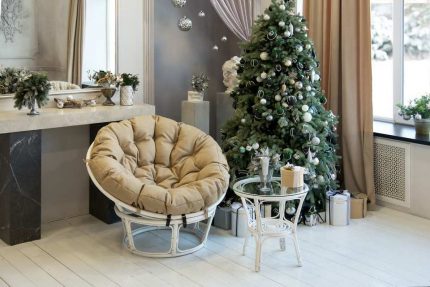 Кресло Папасан, белый матовый, в интерьере