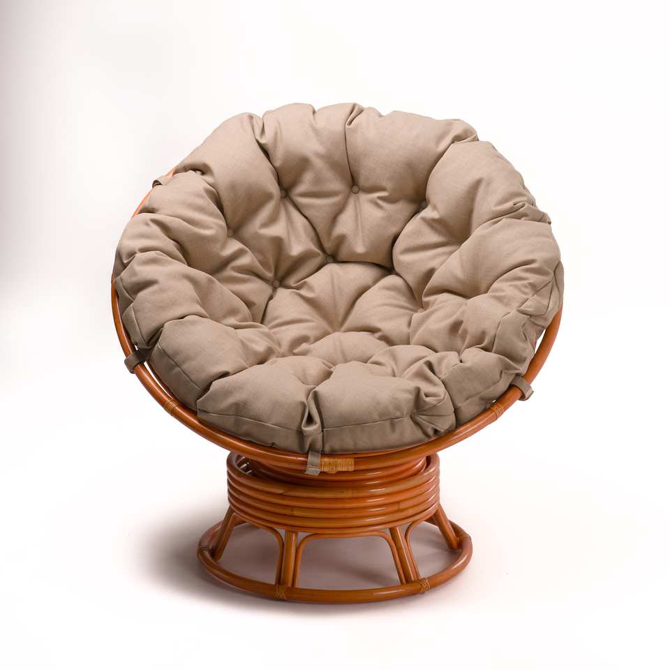 23-01_V_kreslo_Vraschajuschiisja_Papasan_tsvet_konjak_s_bezhevoi_podushkoi_vid_speredijpg Кресло Папасан вращающийся, подушка светлая, коньяк