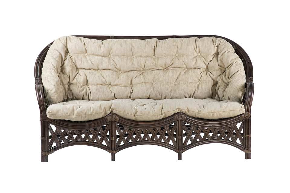 Диван 3-местный Черчилль, подушка светлая, орех матовый, вид спереди