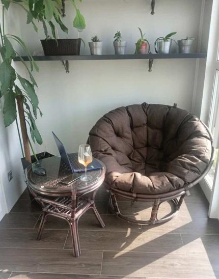 Кресло Папасан, подушка коричневая, орех матовый, в интерьере