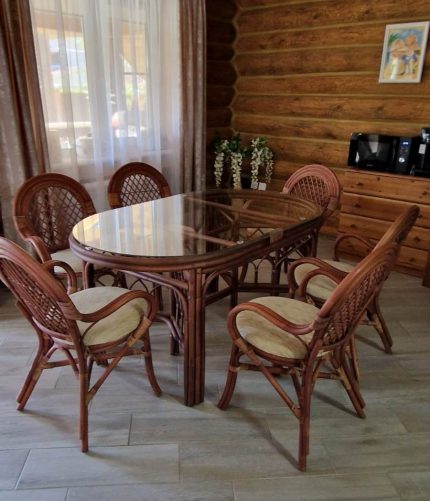 Обеденный овальный стол из ротанга