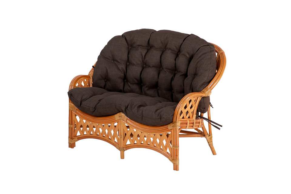 Divan_Cherchill_2h_tsvet_konjak_vid_3-4_s_korichnevoi_podushkoi Диван 2-местный Черчилль, подушка коричневая, коньяк, вид 3/4