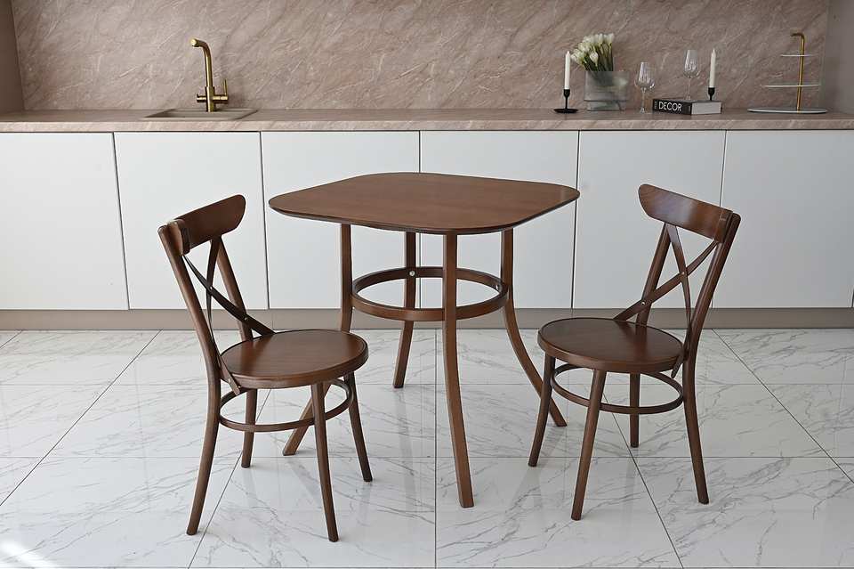 Венский обеденный стол из бука